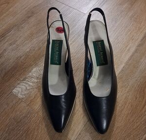Harve Benard Navy Blue Cream Leather Slingbacks Vintage Pointy Toe Heels